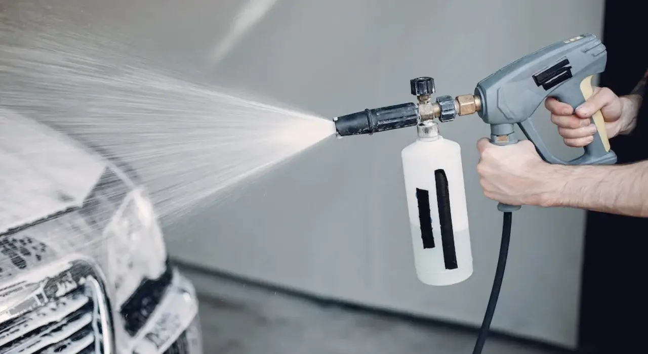 You are currently viewing How to Use A Foam Cannon To Wash Your Car? – A Detailed Guide For You