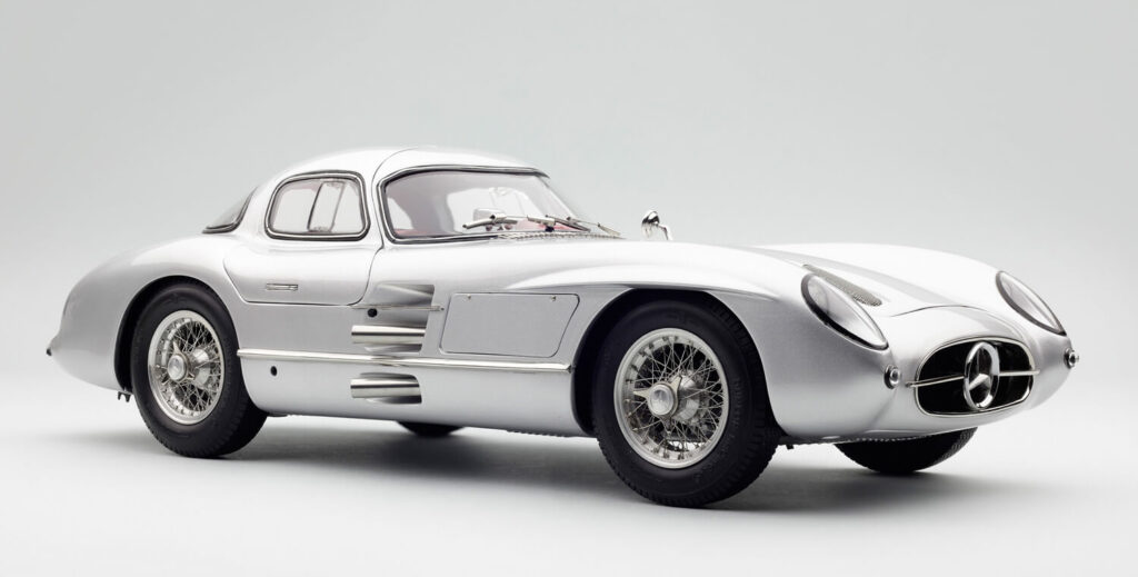 Mercedez Benz 300 SLR is the Most Expensive Car sold at Auction